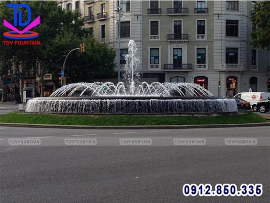 Đài phun nước bùng binh, góp phần nâng cao chất lượng môi trường sống đô thị.