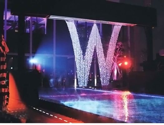 Nội dung hiển thị trên màn nước kỹ thuật số có thể dễ dàng.