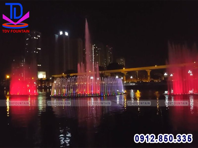 Đài phun nước phao nổi hồ điều hòa Mai Dịch