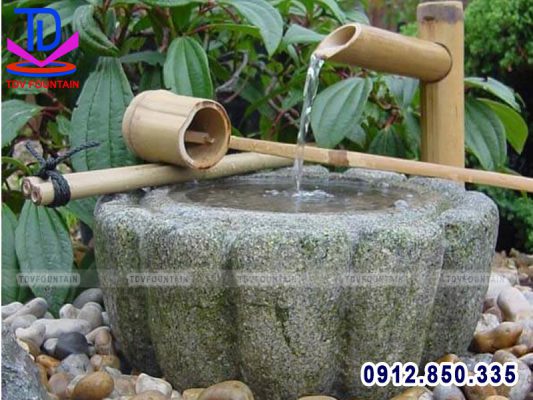 Đài phun nước bằng tre mini lắp sân vườn