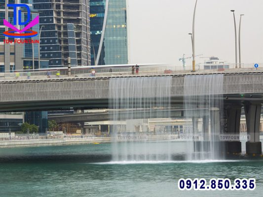 Cầu phun nước tại Dubai