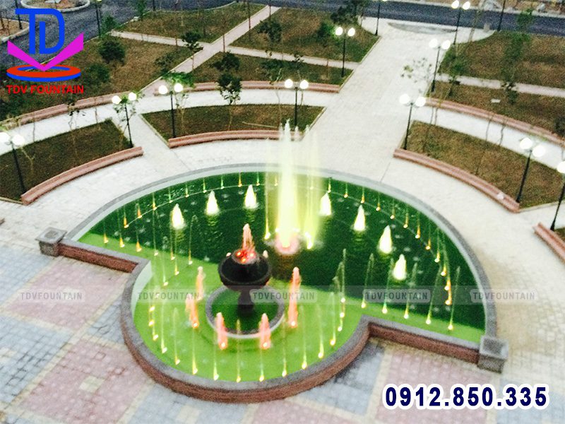 Đài phun nước trang trí khuôn viên đại học Thành Đô