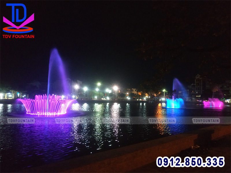 Đài phun nước phao nổi trên hồ huyện Giao Thủy
