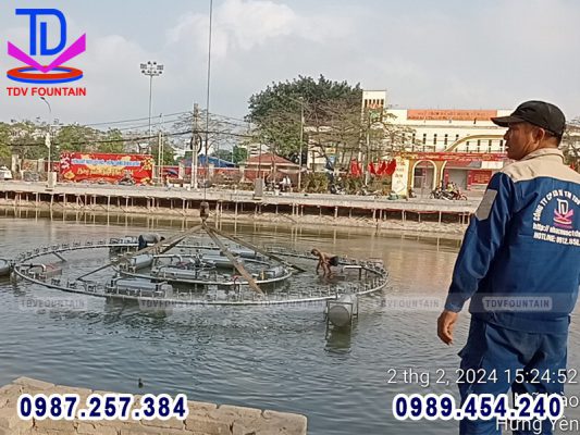 Đài phun nước trên hồ thị trấn Mỹ Hào - Hưng Yên 1