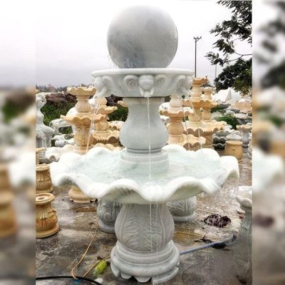 Đài phun nước bằng đá cẩm thạch trắng. 