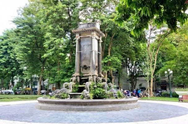 Đài phun nước con cóc đã trở thành hình ảnh quen thuộc giữa lòng Hà Nội.