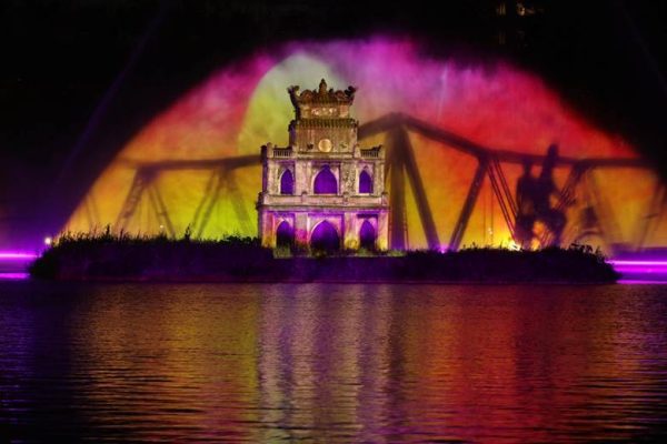 Thiết kế nhạc nước 3D mapping nằm ở khả năng chồng lớp hiệu ứng một cách hài hòa.