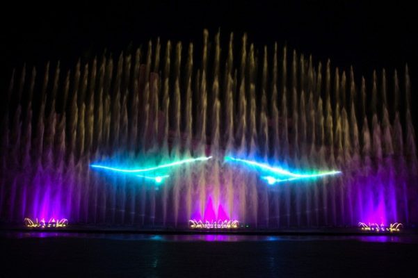 Công nghệ điều khiển phức tạp và chính xác.