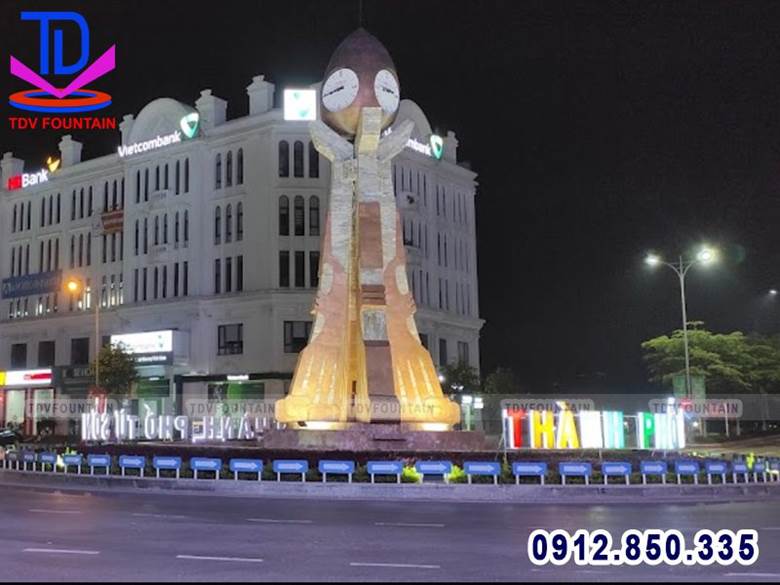 Hệ thống đài phun nước cột đồng hồ hoạt động dựa trên một vòng tuần hoàn khép kín.