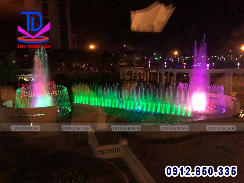 den-led-am-nuoc-45w-rgb-cho-dai-phun-nuoc.jpg den led am nuoc 45w rgb cho dai phun nuoc