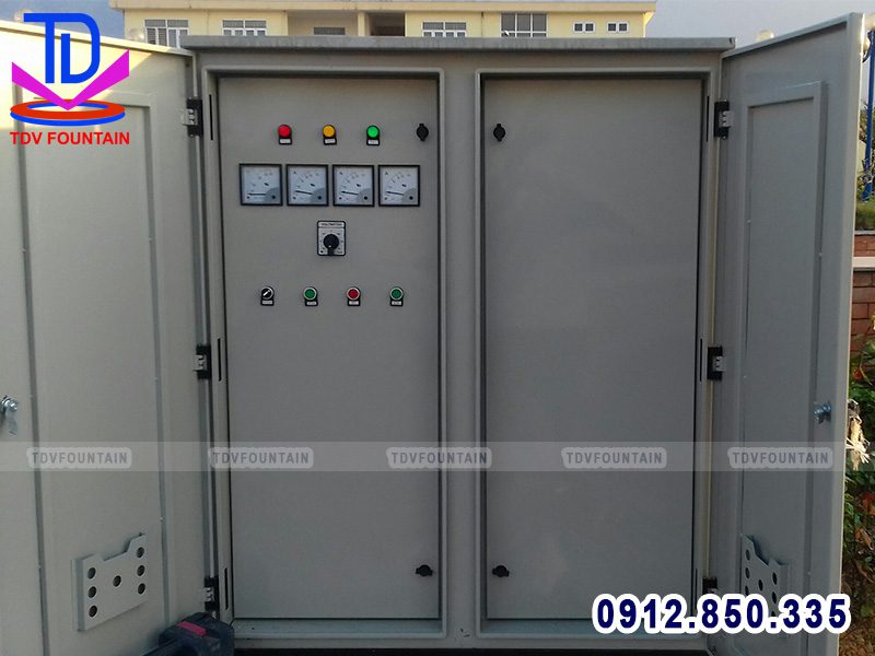 tu-dien-ngoai-troi-2-lop-canh.jpg tu dien ngoai troi 2 lop canh